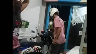 Lucu ngakak 😀 efek lockdown jadi apa2 serba salah 😀