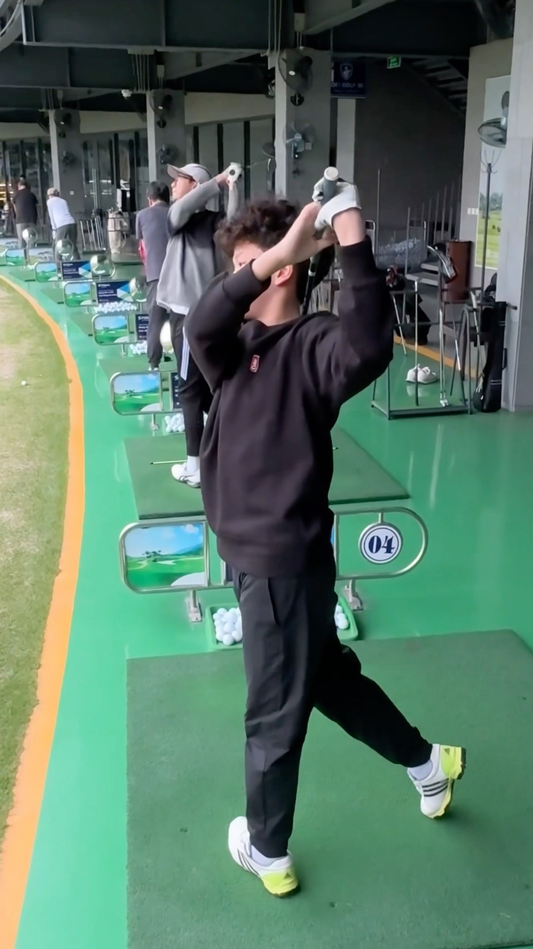 (Golf familyVN) cậu bé luyện tay để đánh cú fullswing tốt ??#golf #shorts