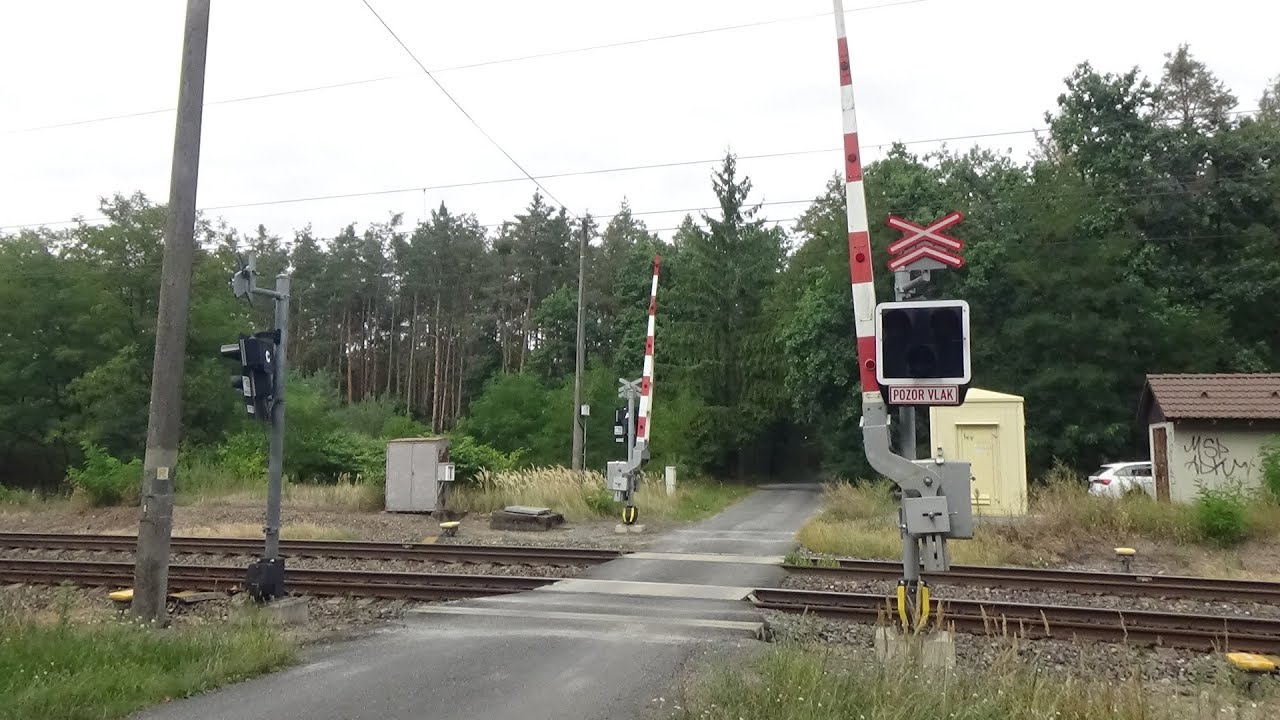 Železniční přejezd AŽD-97 Otradovice 21.8.2025