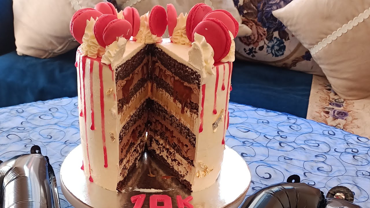 لاير كيك بمناسبة الإحتفال كنهديها ليكم كاملين أول تجربة بدون معدات كتجي رائعة كتحمق في المذاق 👍😋😋