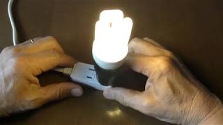 コンセントで、出番の少なくなった？電球が使える！　これは便利です。