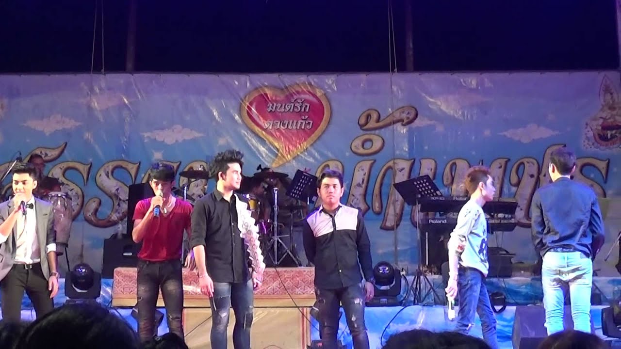 โชว์การพูดการร้องหลายภาษา 1