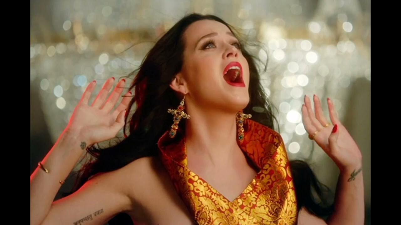 Кэти перри из клипа. Клипе кэти. Клипы игры. Кэти перри unconditionally. Кэти перри клипы.