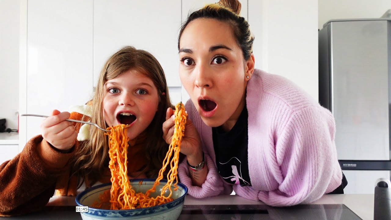 ON TEST LES NOUILLES LES PLUS PIQUANTES, RECETTE TIKTOK!