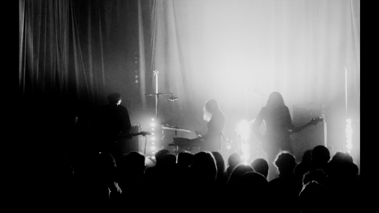 PARLOR SNAKES - Eyes On The Machine - Live @La Carène (Brest)