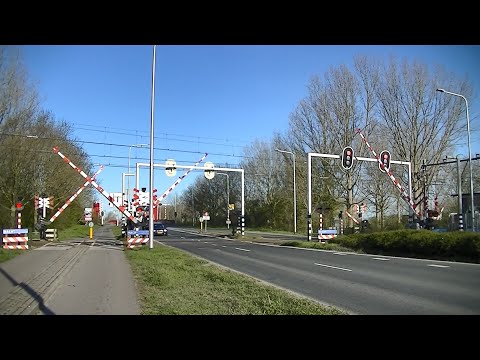 Spoorwegovergang Vlissingen // Dutch railroad crossing