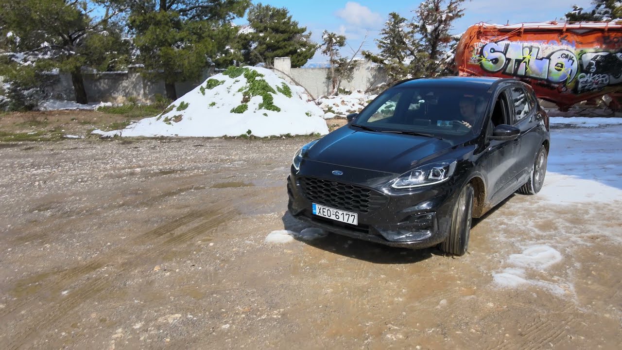 Ford Kuga 2021 PHEV - Light Off Road