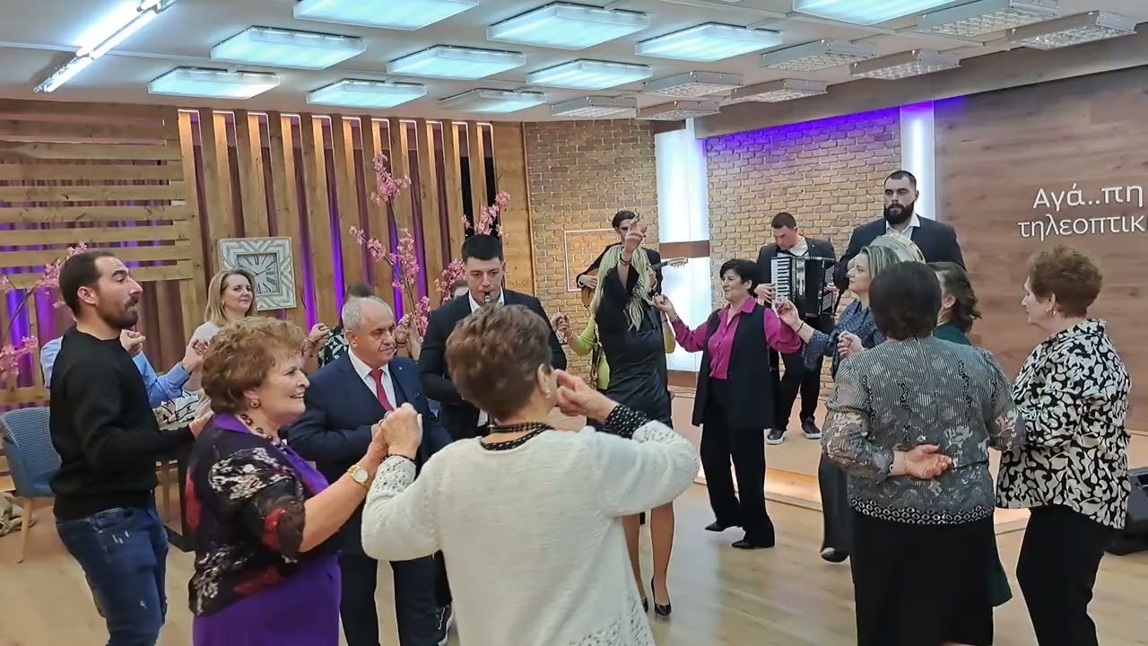 ΣΤΑ ΚΕΦΙΑ Η ΝΤΕΜΗ ΑΓΑ ΠΑΡΕΑ ΜΕ ΤΟ ΣΥΛΛΟΓΟ ΟΞΥΝΕΙΑΣ ΣΤΟ ΣΤΟΥΝΤΙΟ ΣΤΗ ΛΑΡΙΣΑ