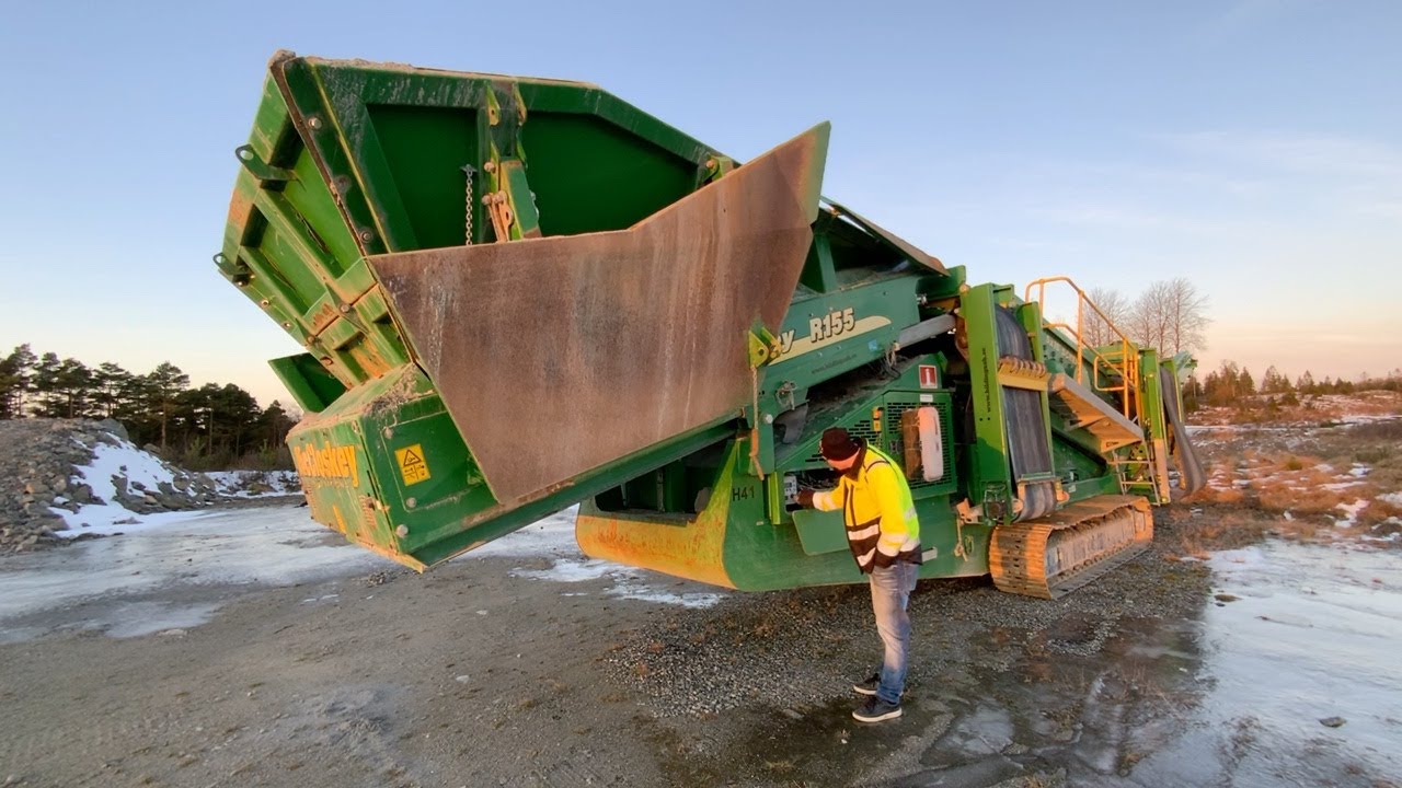Köp Grovsorterare McCloskey R155 5x16 Screen på Klaravik