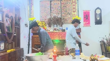 ￼ Vũ điệu hàng cong trong nghi thức cũng giả lễ thánh theo phong tục của người ￼ sán Dìu 