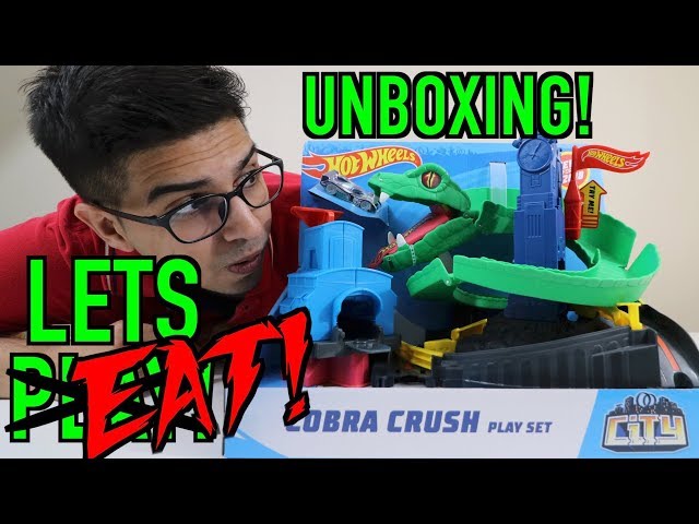 Hot Wheels City Cobra Crush Play Set from Mattel 