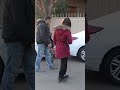 ضحك عليه عاساس انو اعمى وصار يلطش بنات