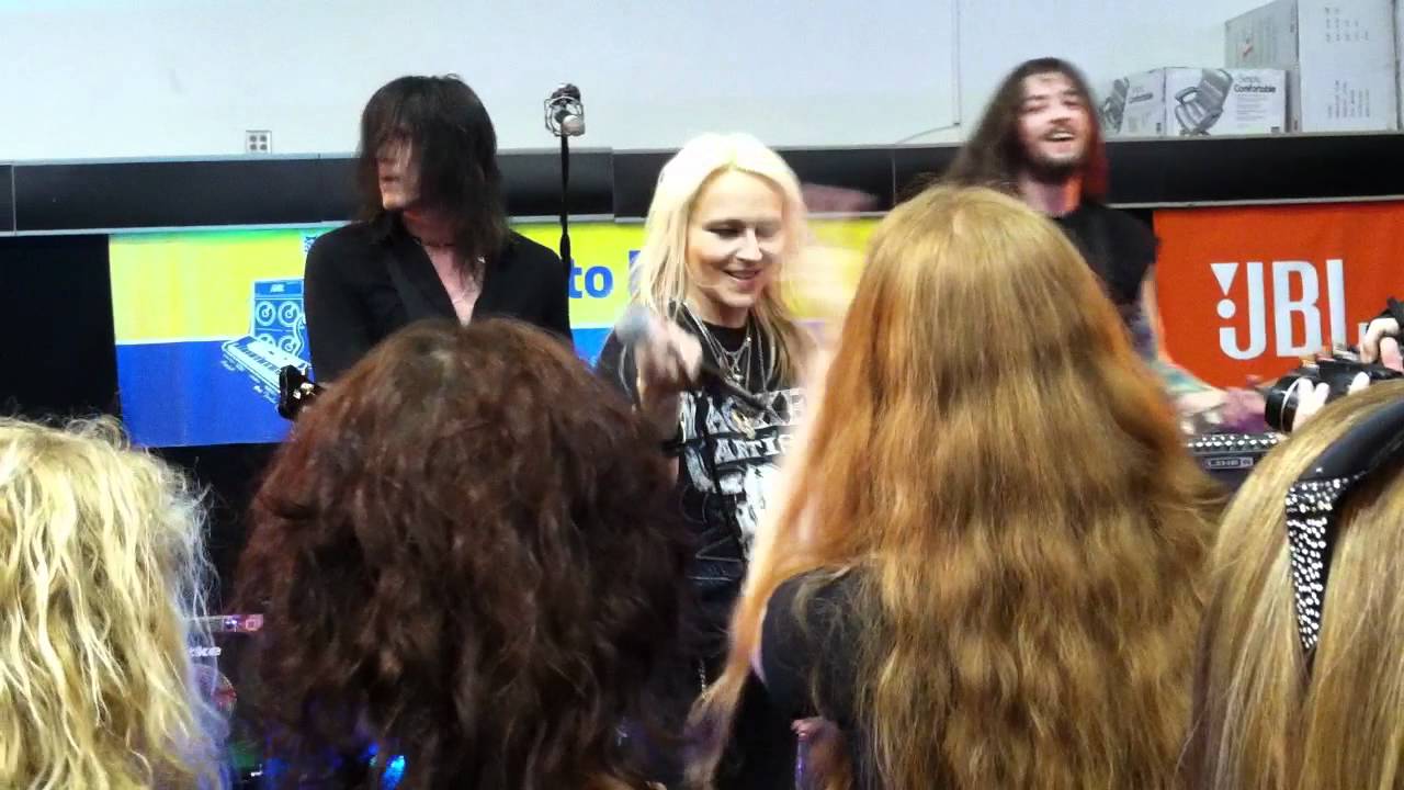 Doro Burning the Witches Best Buy, Fairless Hills, PA 9/3/11 YouTube