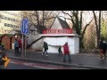 OZOD-VIDEO: Прагадаги ўзбеклар дўконига аксил-исломий суратларни ëпиштириб кетишди