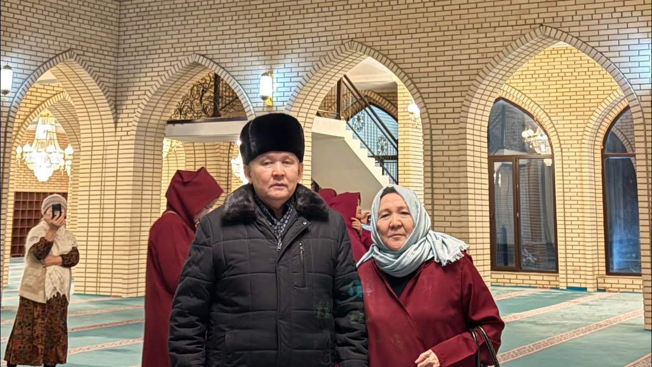 Такой мечети мы ещё не видели👍🏻🚙