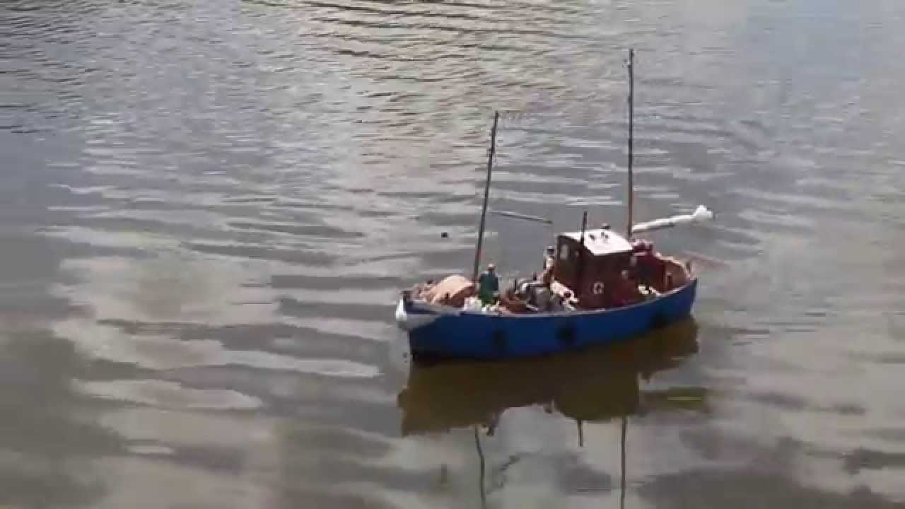 Robbe RC model fishing boat - YouTube