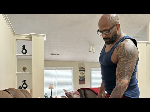 Larry gets on to his daughter Brooke about staying up all night on the phone with a boy