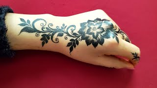 نقش اسود خفيف ناعم  لليدينVery Beautiful Latest Floral ARABIC  Black HENNA  Design For Front HAND💎