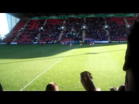 Players coming out at Crewe - Gills fans chanting.