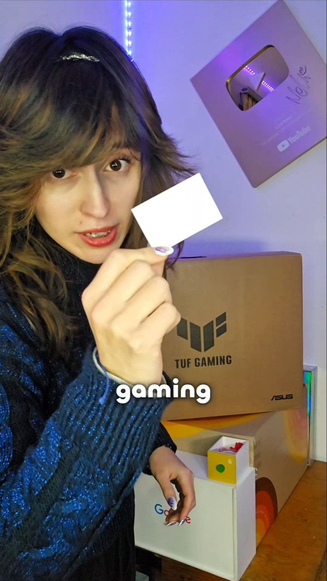 Laptop gaming | • Liza Baez •