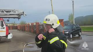 Сотрудники Костромского пожарно-спасательного гарнизона проводили на пенсию своего боевого товарища