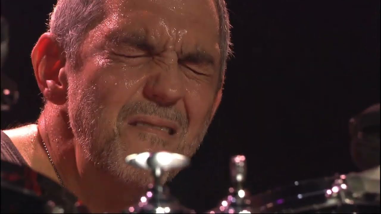 Eric Clapton (Legends: Live At Montreux) - Snakes - YouTube