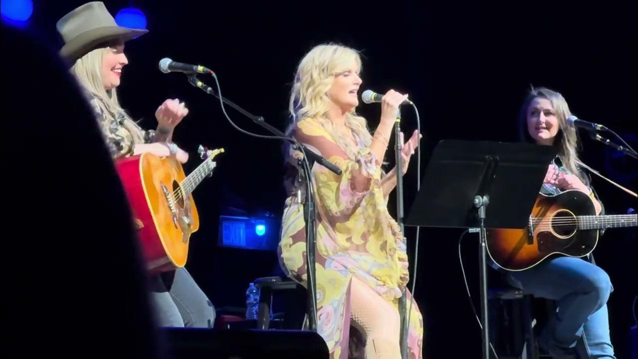 Trisha Yearwood, Erin Enderlin and Sunny Sweeney in Lancaster, PA, 5/17/25 Trisha Yearwood, Erin Enderlin and Sunny Sweeney in Lancaster, PA, 5/17/25