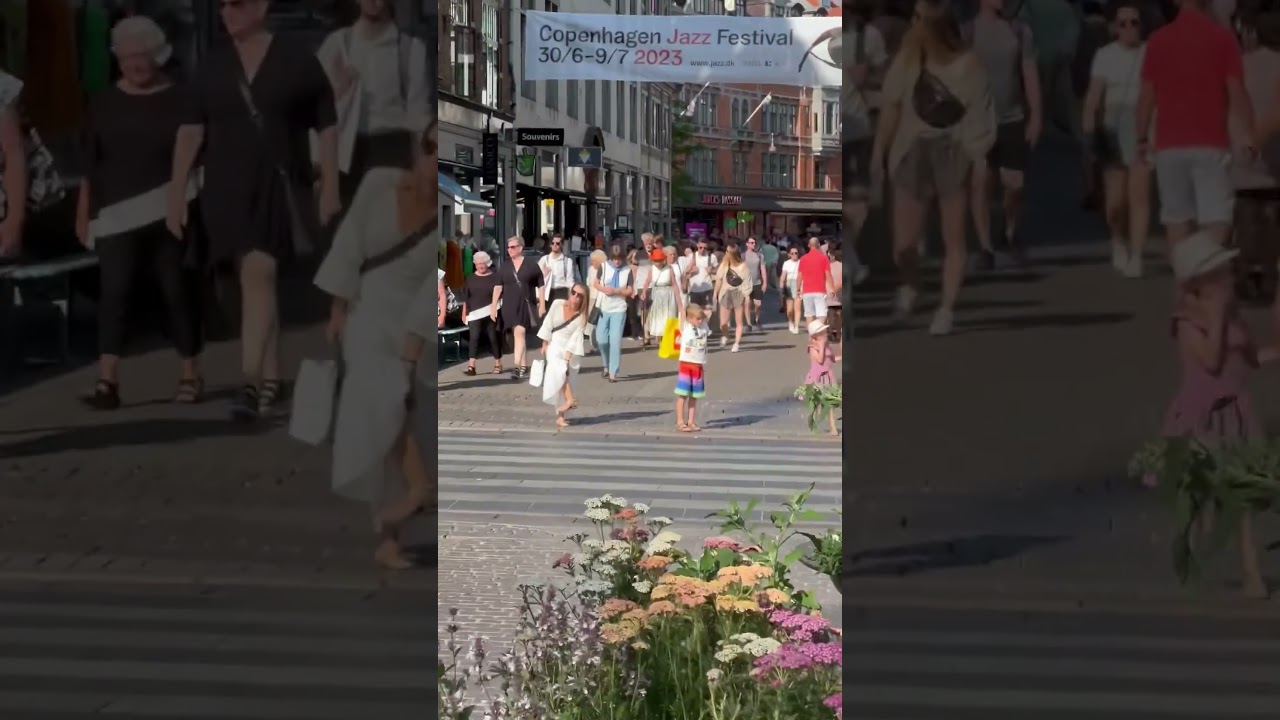 Strøget !😍Copenhagen’s main shopping street 