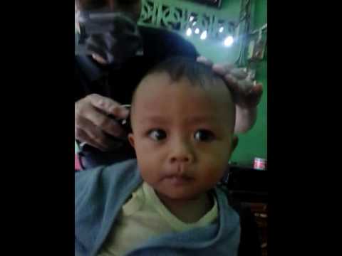  Anak  kecil  cukur rambut  lucu YouTube