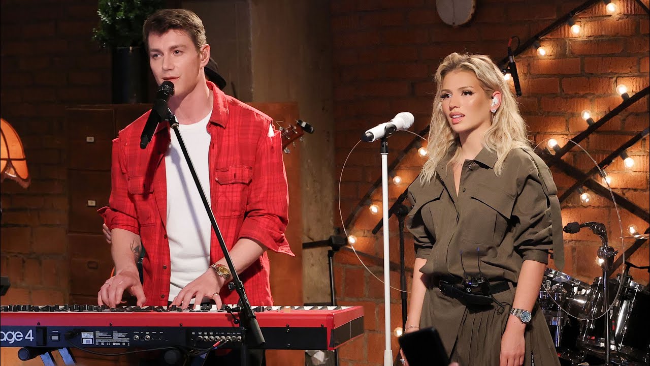 Алексей Воробьев и Люся Чеботина - Ты не один // Квартирник у Маргулиса про фильм Больше чем футбол