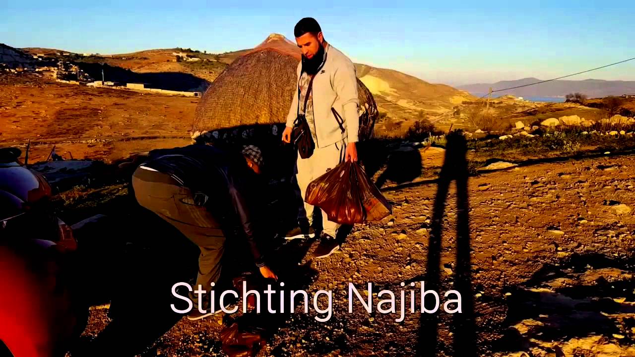 Stichting najiba opbezoek bij 3 alleenstaande moeders