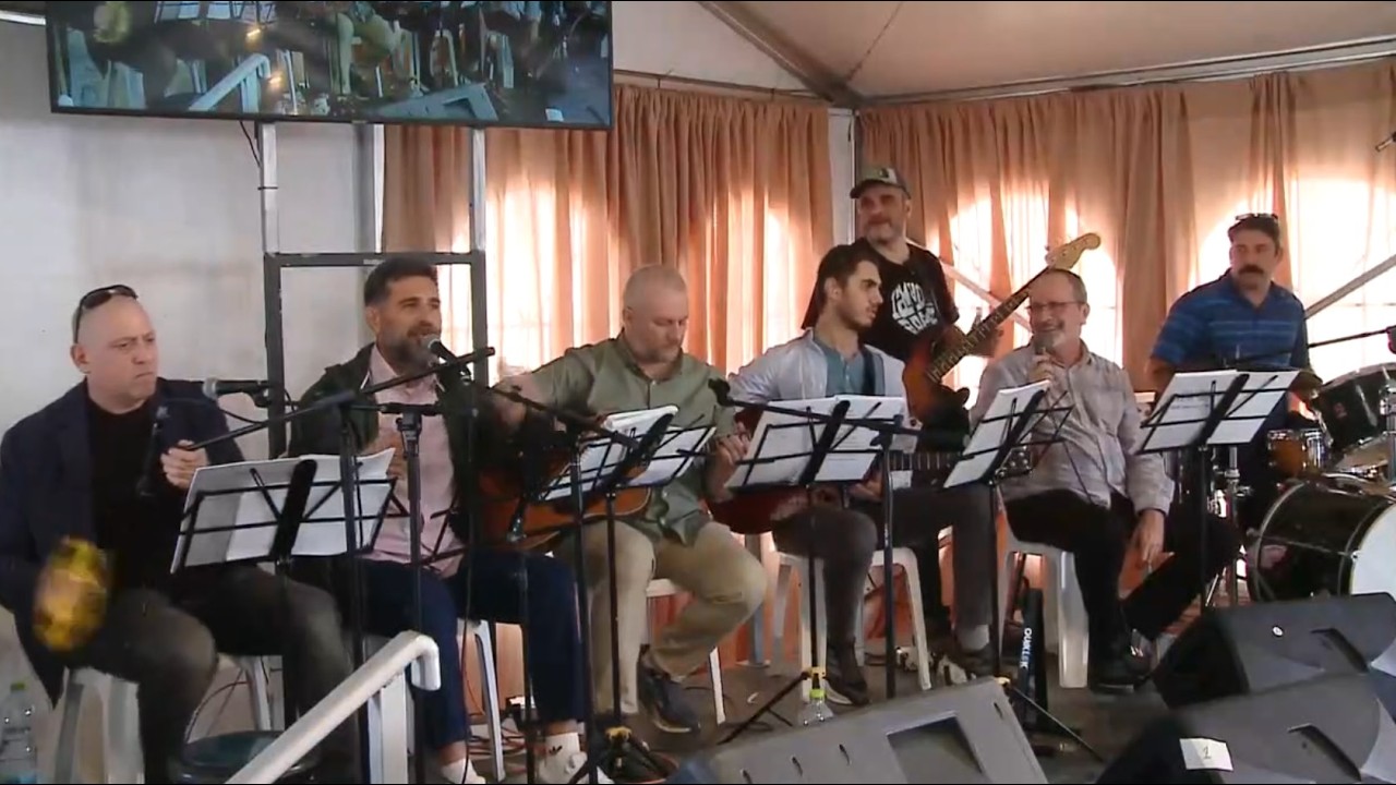 ערן קורץ והכלים השלובים - לאהוב זה קל - כנס 19.02.26