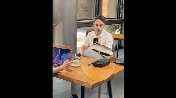 Use the Linklan LA8 Wi-Fi hotspot to connect to the internet with your friend #esim #travel #linklan