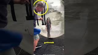 Bu Kız Su Balonuna Girdi