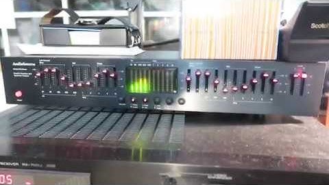 Audio Source Model EQ Eleven Graphic Equalizer and Spectrum Analyzer