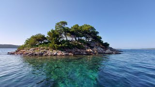 Dolphin Island, Savar, Dugi otok