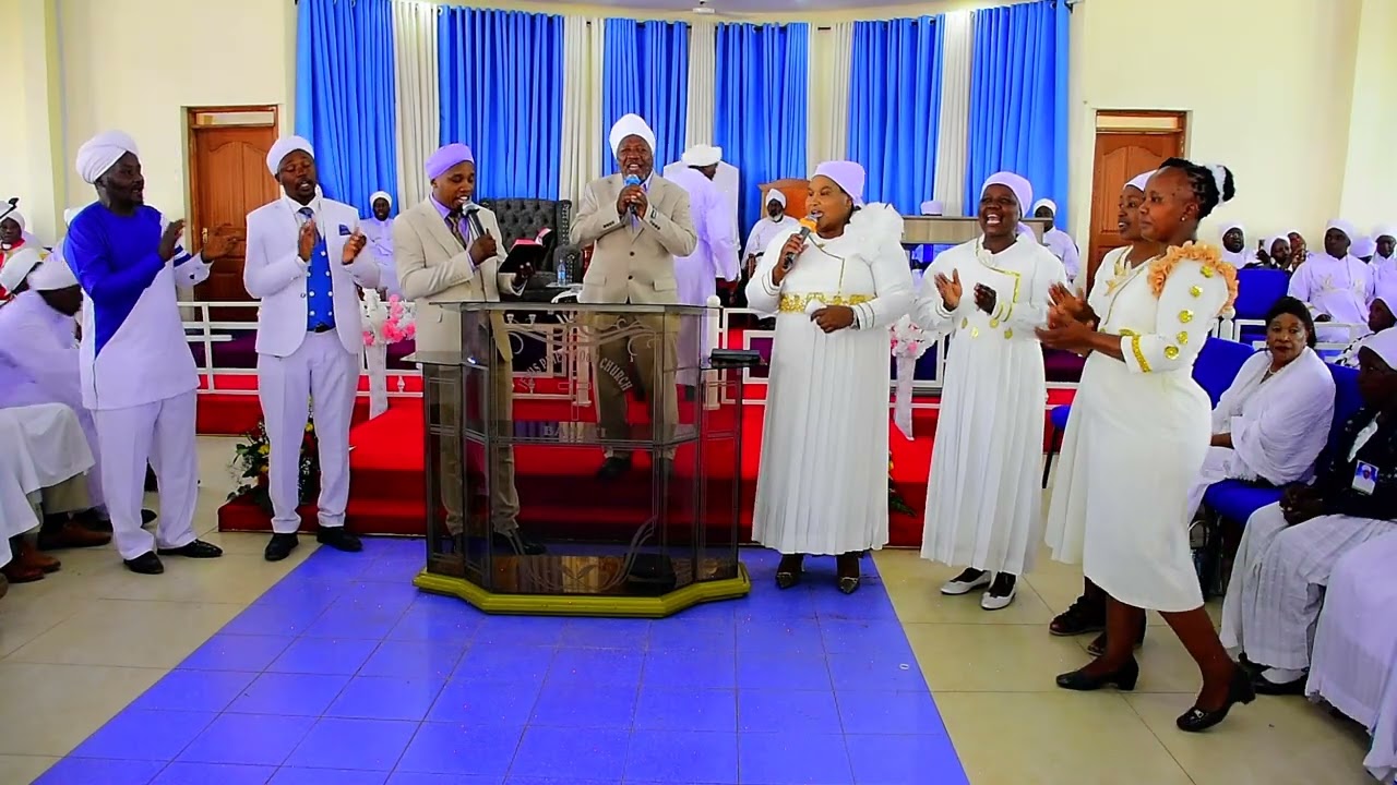 AMAIZING VOCALS CHEGE WA WILLIE SARAH THEIR FATHER AND THE ENTIRE FAMILY