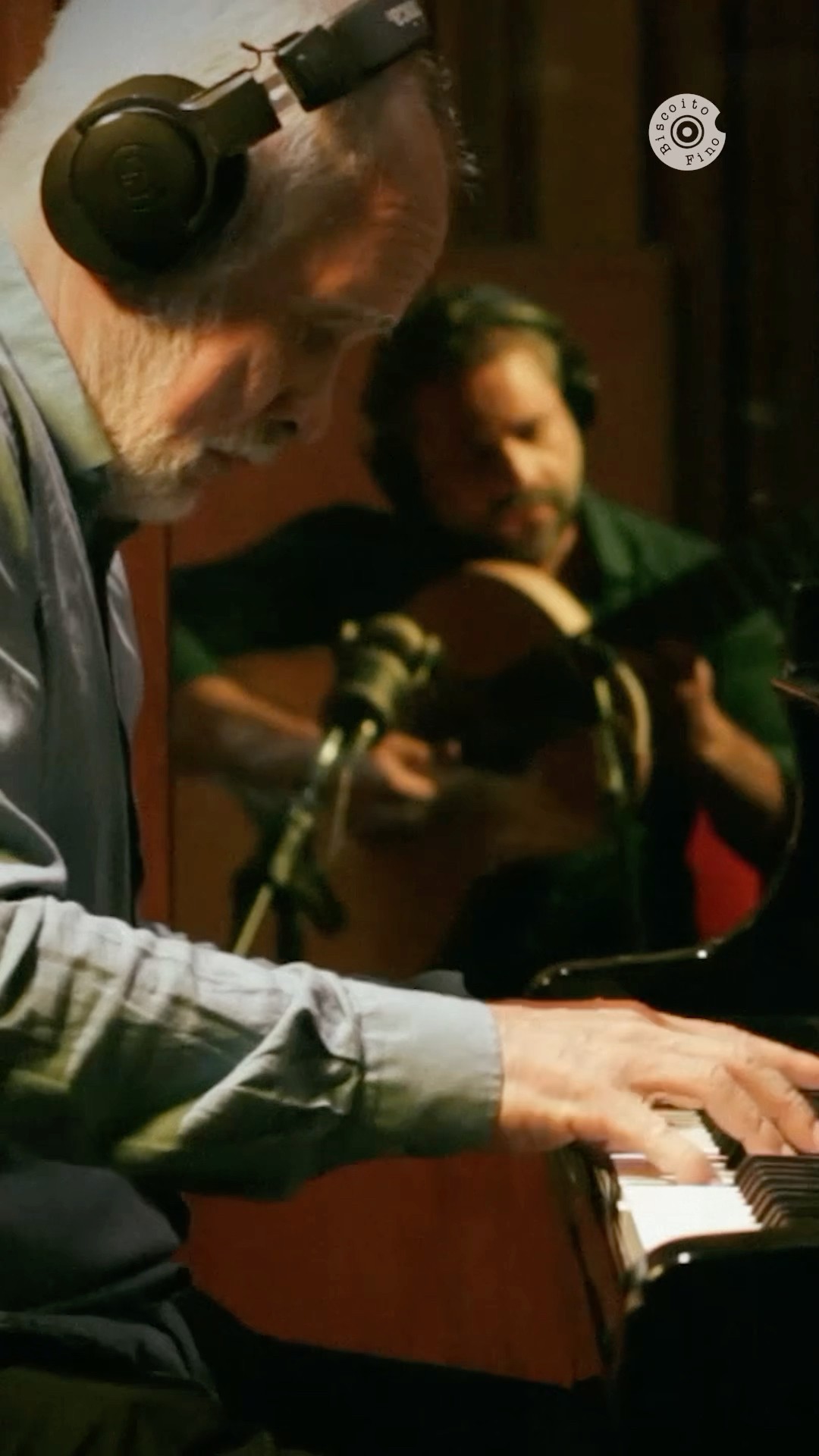 Rogério Caetano e Cristovão Bastos nos presenteam com “Sete Corações” #instrumental