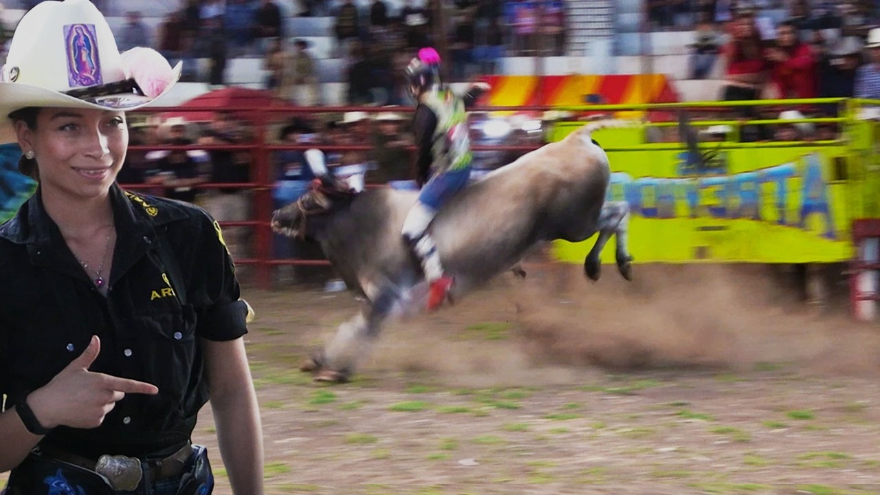 ¡¡MUJER JINETE -LA POTRA DE ICUACATO VS RANCHO EL DORADO!! JARIPEO EN SAN PEDRO PAREO MICHOACAN 2023