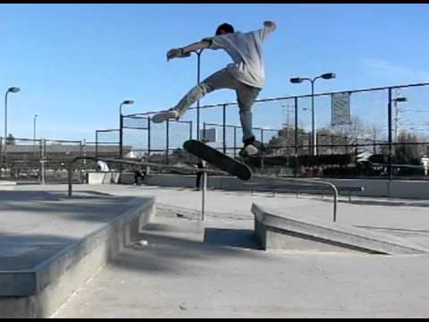 KICKFLIP STEP SLOW - YouTube