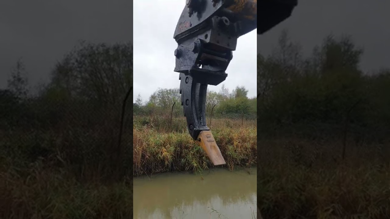 Ripper tooth with cutting saw Digger2Hire.co.uk 