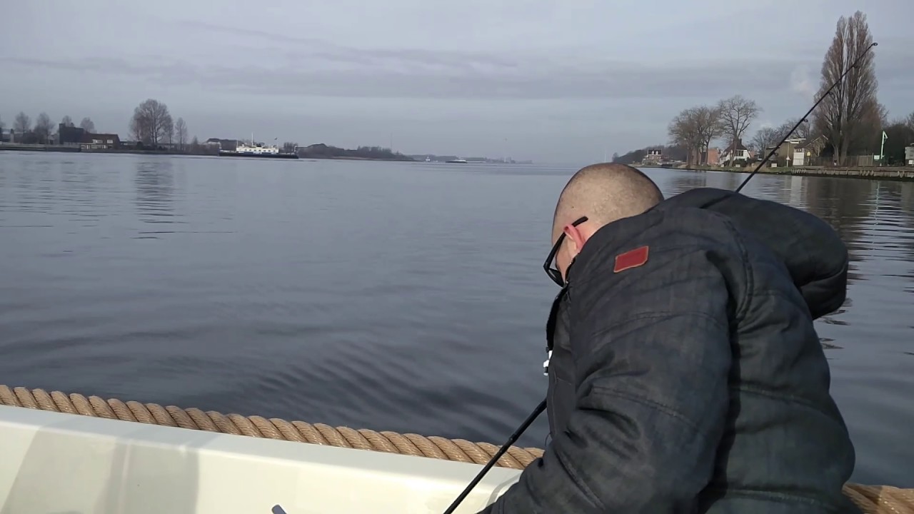 Vissen op het Noordzee kanaal. YouTube Vissen op het Noordzee kanaal. YouTube