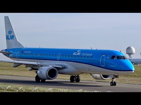 Friendly waving KLM Pilots | Embraer ERJ-190 PH-EZD | Luxembourg Findel Airport