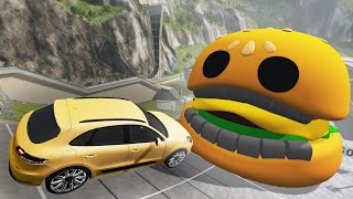 Огромный Гамбургер-Монстр против машин! Как его победить? Гоша и Чич аварии и приключения машин.