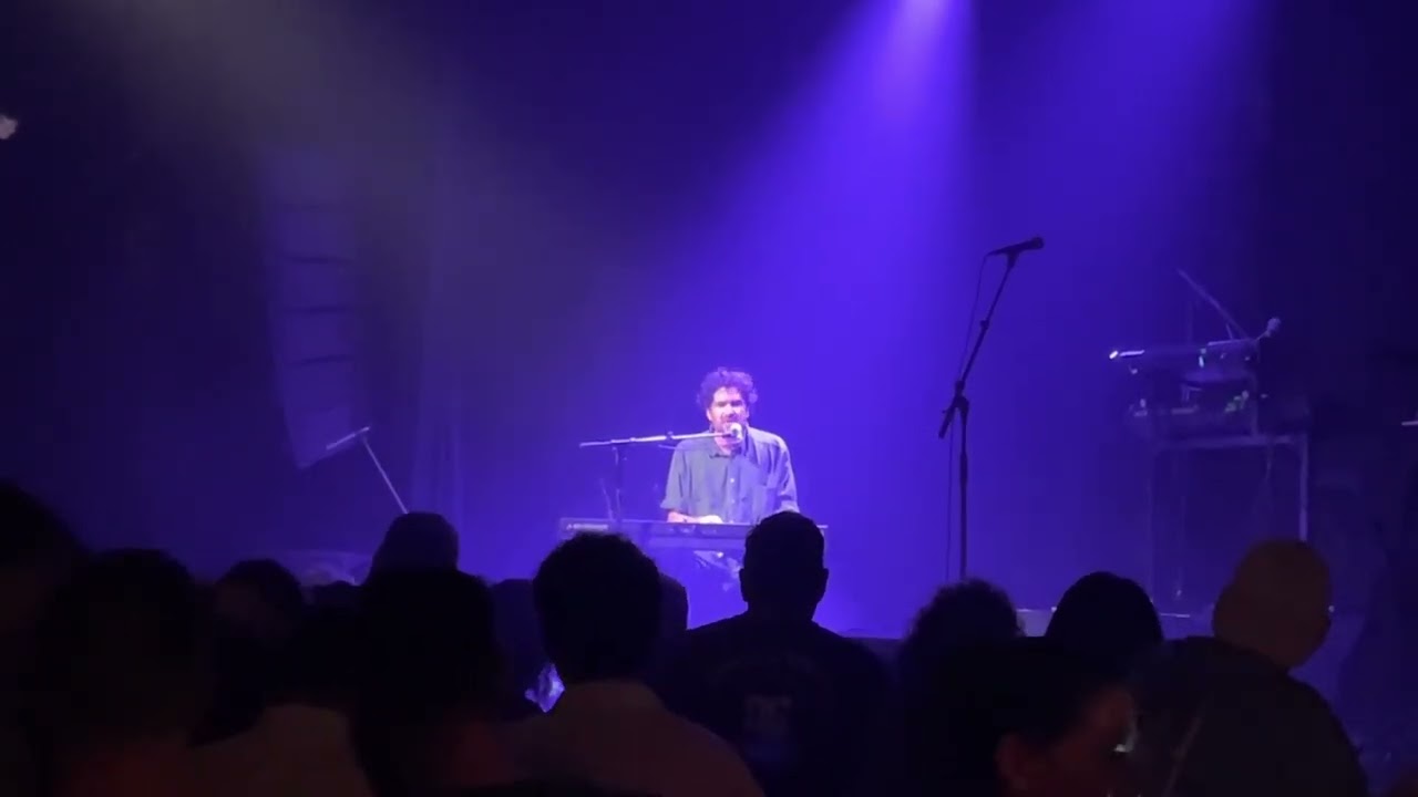 Guarda A Light Calling - Luke Thompson - Auckland, 2023 su YouTube Guarda A Light Calling - Luke Thompson - Auckland, 2023 su YouTube