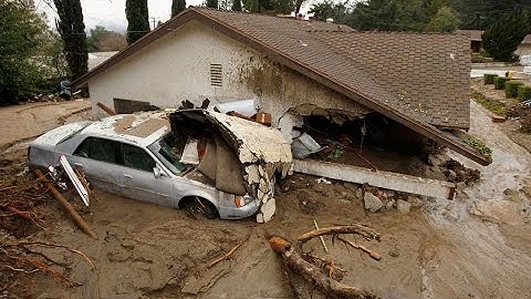 THE MOST MASSIVE LANDSLIDE EVER CAUGHT ON CAMERA EXTREME DESTRUCTIVE MUDSLIDE FOOTAGE UPLOADED 2017
