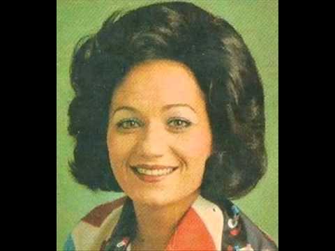 ΧΑΡΟΥΛΑ ΛΑΜΠΡΑΚΗ ΜΠΛΕ ΤΑ ΑΙΜΑΤΑ