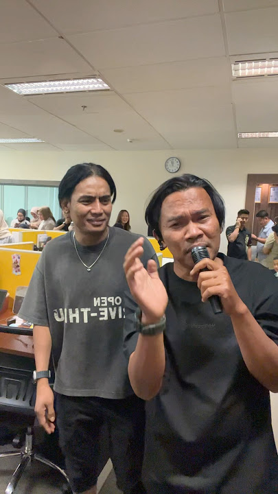 YOGA KETEMU PENYANYI ASLINYA