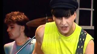 The Chameleons - Don't Fall [German TV '84] chords