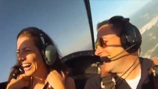 Uçak Ters Döndüğü Anda Evlilik Teklif Etti